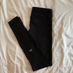 ALO mesh leggings with stirrup bottoms ☯️